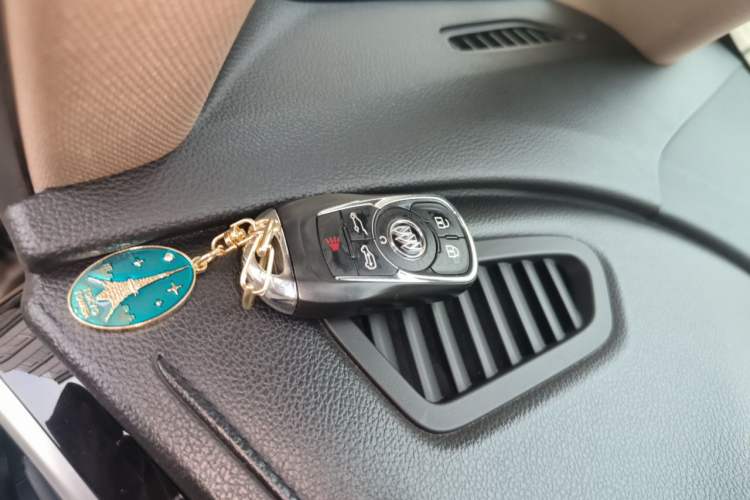 Used Buick GL8 2017 ES 28T Luxury Model China V Standard Vehicle Key
