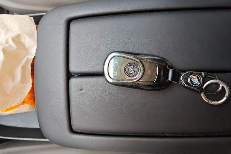 Used Buick GL8 2017 ES 28T Comfort Model China V Standard Vehicle Key
