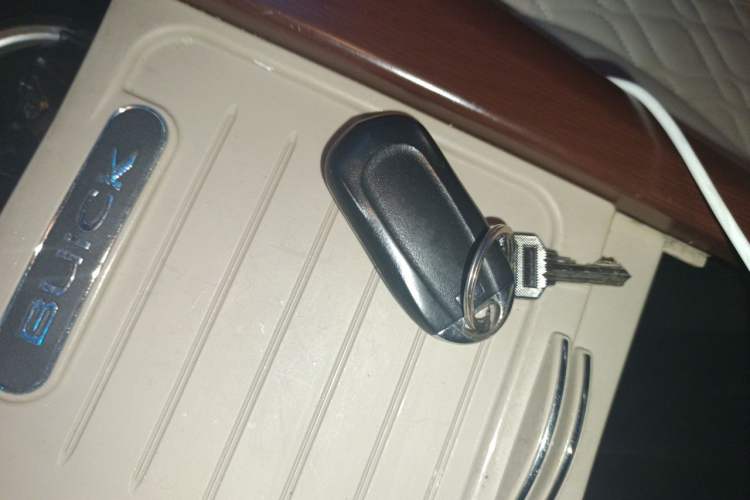Used Buick GL8 2017 25S Luxury Version China V Standard Vehicle Key