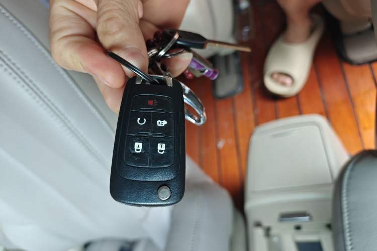 Used Buick GL8 2017 25S Luxury Version China V Standard Vehicle Key
