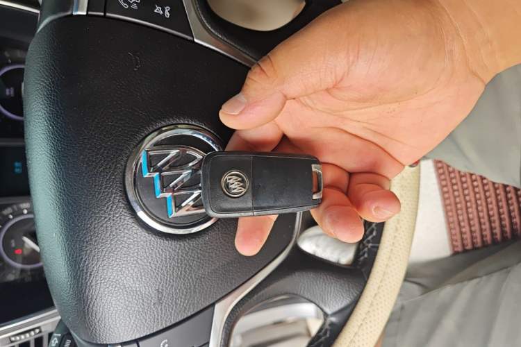 Used Buick GL8 2017 25S Luxury Version China V Standard Vehicle Key