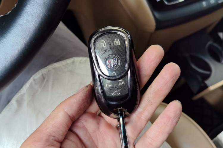Used Buick GL8 2017 ES 28T Flagship Model China V Standard Vehicle Key