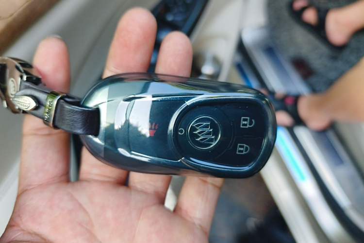 Used Buick GL8 2017 ES 28T Comfort Model China V Standard Vehicle Key