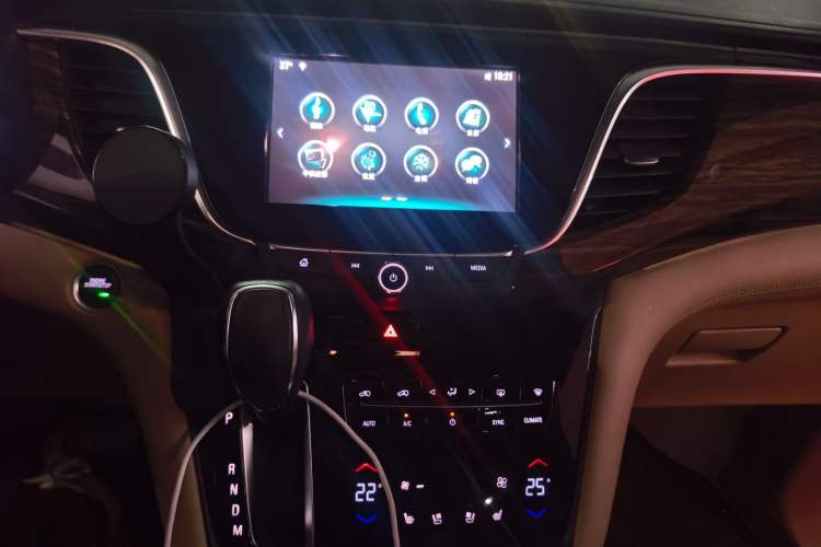 Used Buick GL8 2017 ES 28T Flagship Model China V Standard Audio And AC Panel