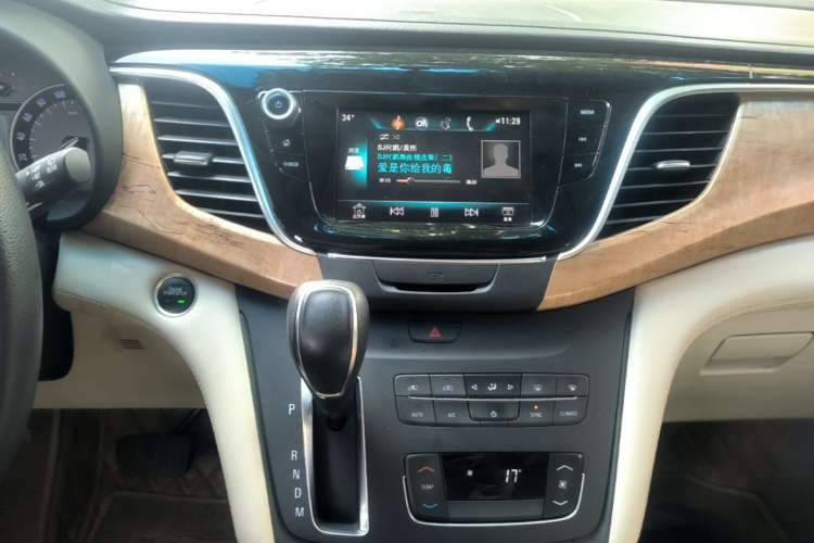 Used Buick GL8 2017 ES 28T Comfort Model China V Standard Audio And AC Panel