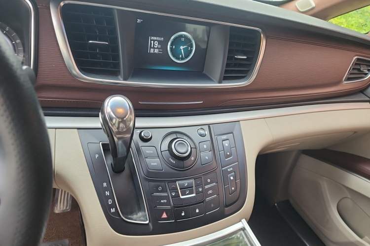 Used Buick GL8 2017 25S Comfort Version China V Standard Audio And AC Panel