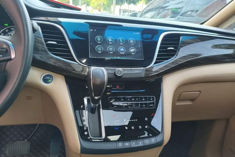 Used Buick GL8 2017 ES 28T Flagship Model China V Standard Audio And AC Panel