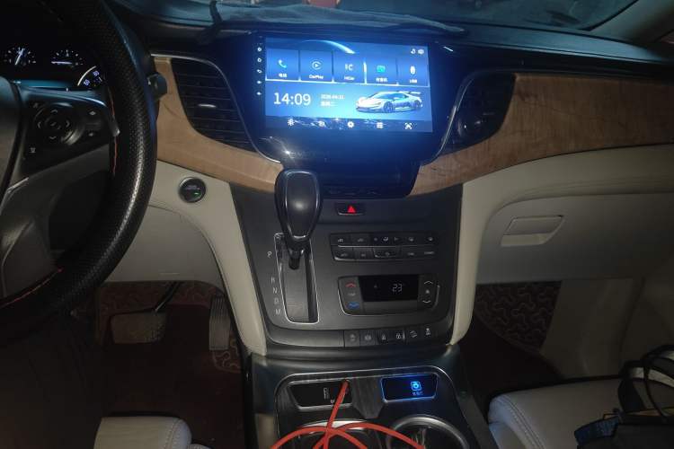 Used Buick GL8 2017 ES 28T Comfort Model China V Standard Audio And AC Panel