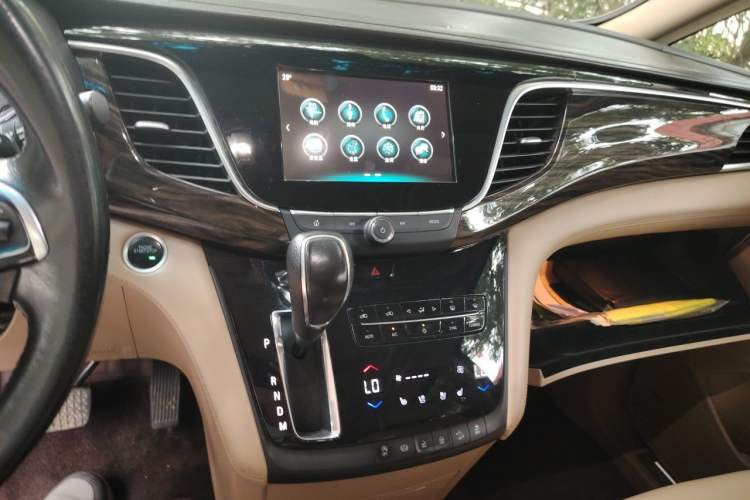 Used Buick GL8 2017 ES 28T Flagship Model China V Standard Audio And AC Panel