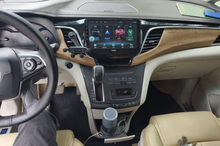Used Buick GL8 2017 ES 28T Comfort Model China V Standard Audio And AC Panel