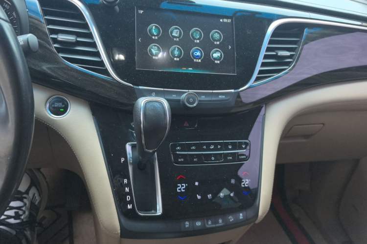 Used Buick GL8 2017 ES 28T Flagship Model China V Standard Audio And AC Panel