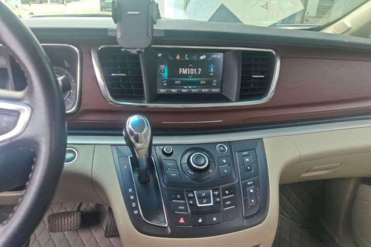 Used Buick GL8 2017 25S Luxury Version China V Standard Audio And AC Panel
