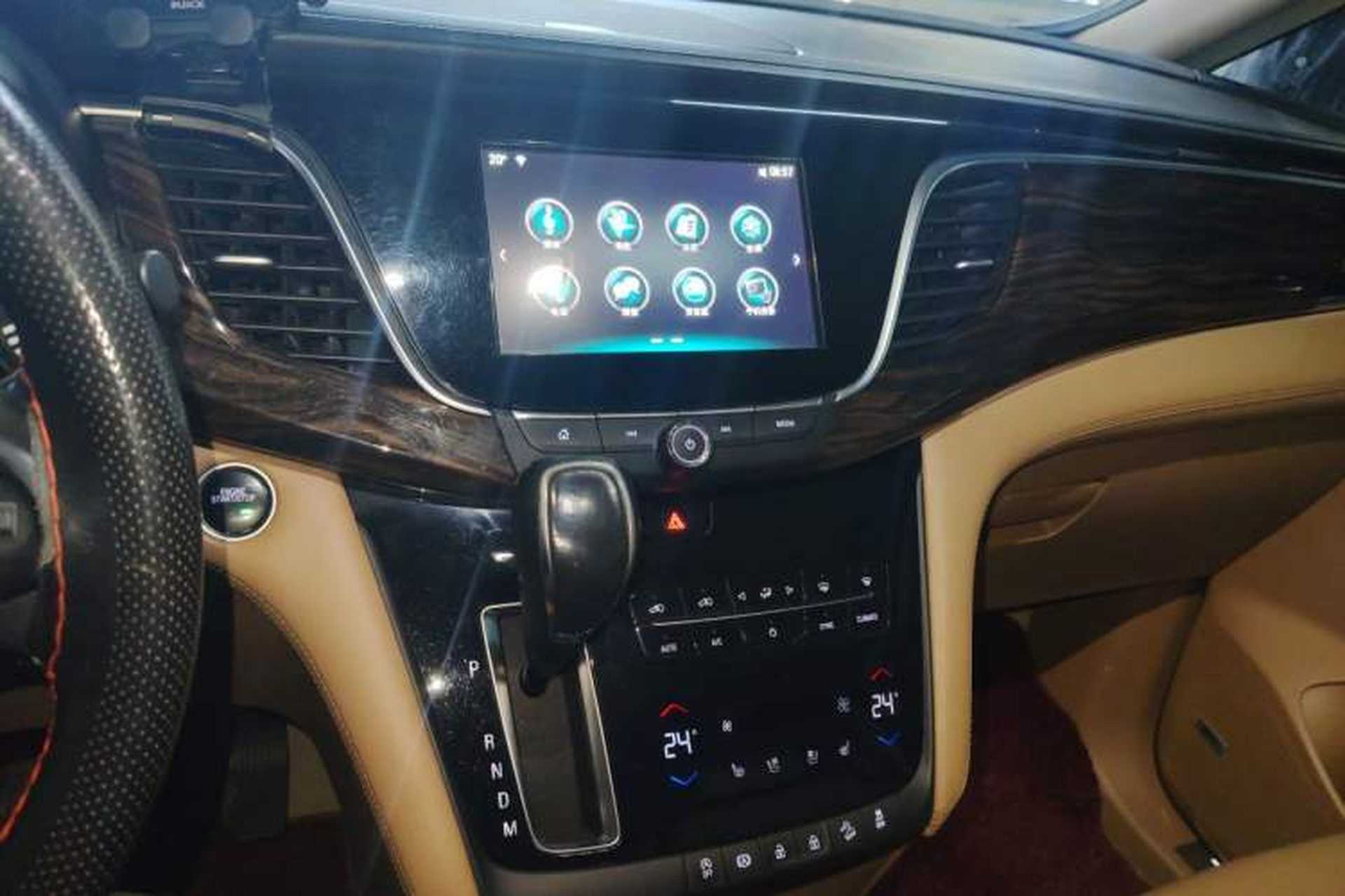 Used Buick GL8 2017 ES 28T Flagship Model China V Standard Audio And AC Panel