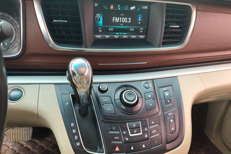 Used Buick GL8 2017 25S Prestige Version China V Standard Audio And AC Panel