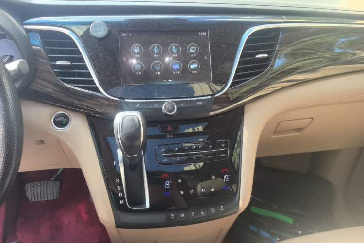 Used Buick GL8 2017 ES 28T Flagship Model China V Standard Audio And AC Panel