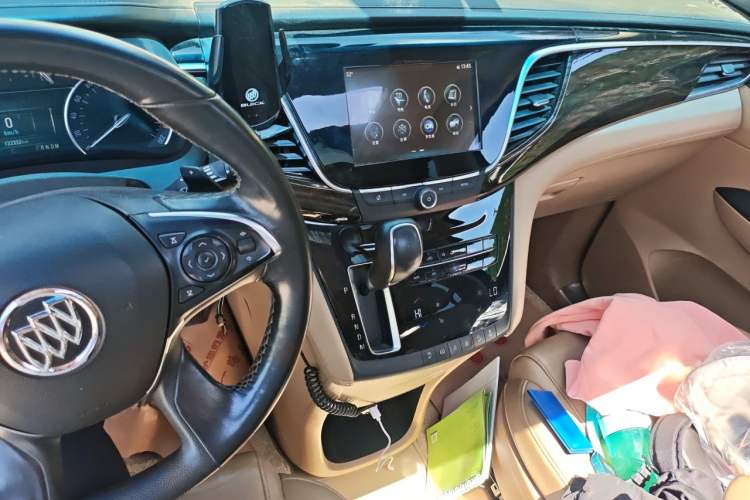Used Buick GL8 2017 ES 28T Luxury Model China V Standard Audio And AC Panel