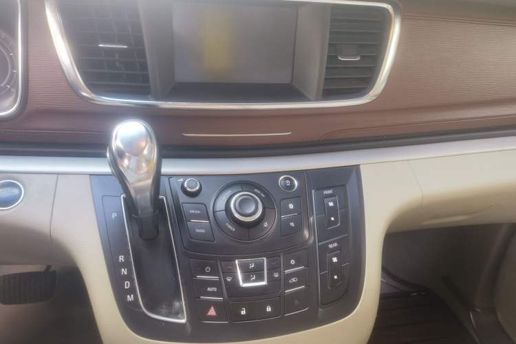 Used Buick GL8 2017 25S Comfort Version China V Standard Audio And AC Panel