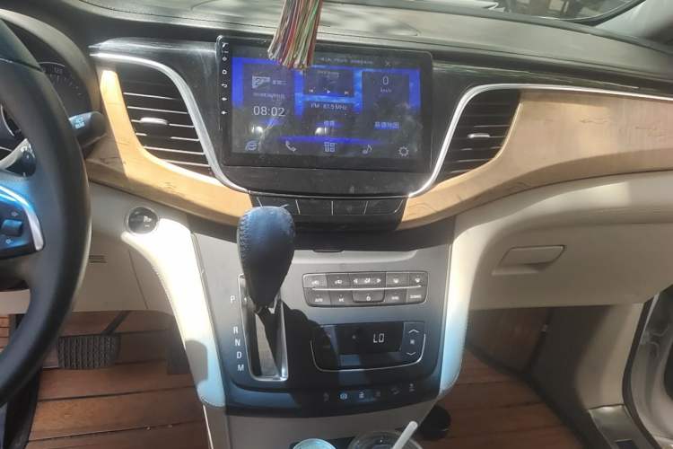 Used Buick GL8 2017 ES 28T Comfort Model China V Standard Audio And AC Panel