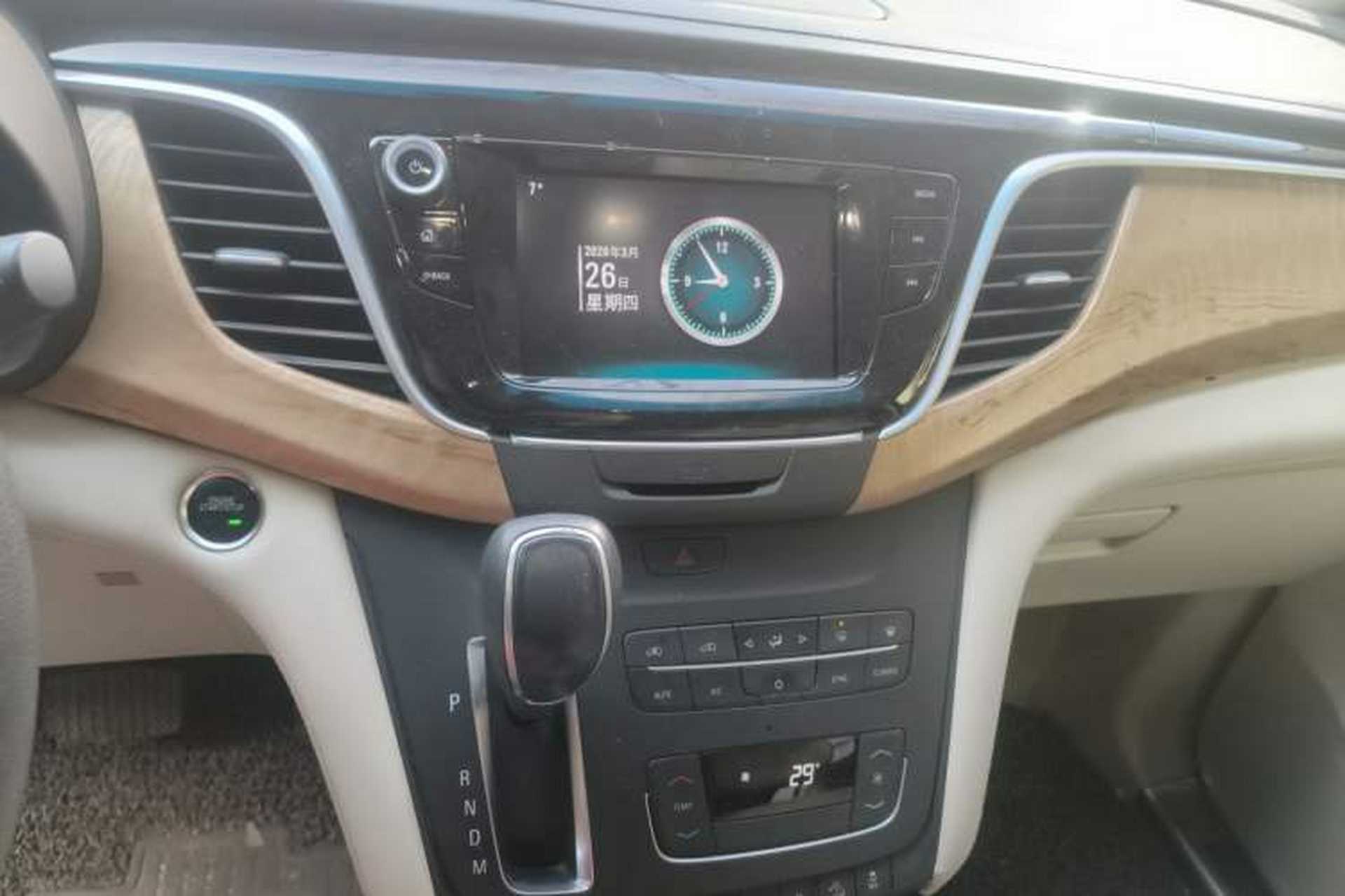 Used Buick GL8 2017 ES 28T Comfort Model China V Standard Audio And AC Panel