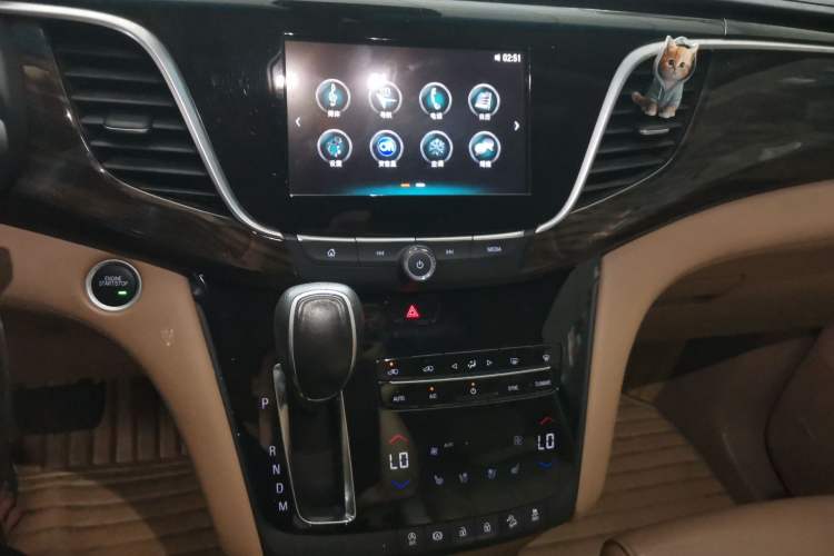 Used Buick GL8 2017 ES 28T Flagship Model China V Standard Audio And AC Panel