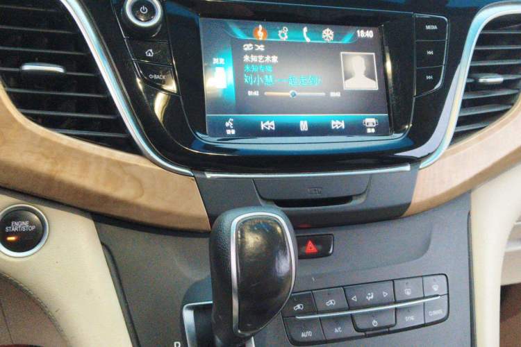 Used Buick GL8 2017 ES 28T Comfort Model China V Standard Audio And AC Panel