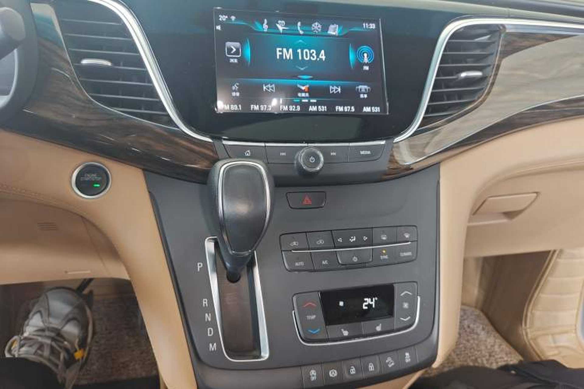 Used Buick GL8 2017 ES 28T Premium Version China V Standard Audio And AC Panel