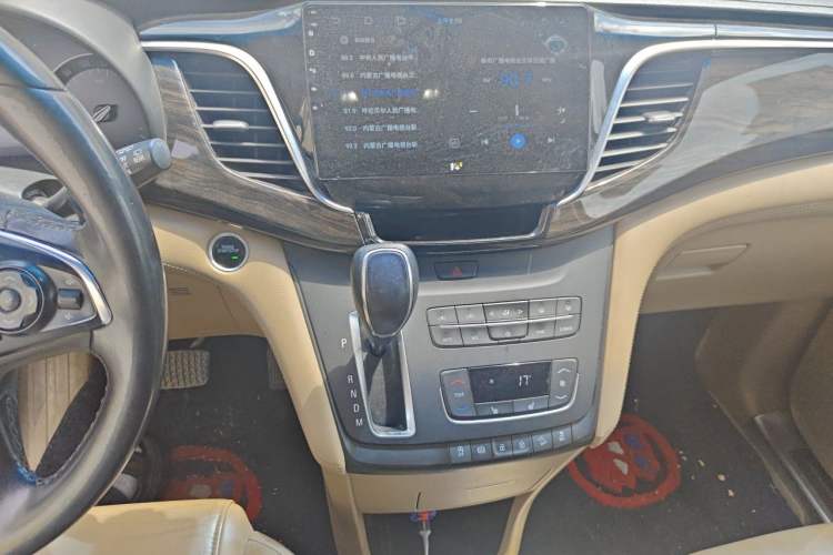 Used Buick GL8 2017 ES 28T Premium Version China V Standard Audio And AC Panel