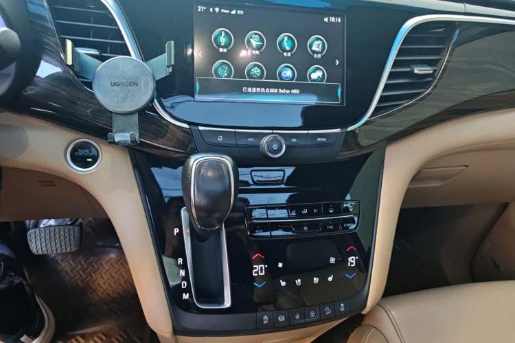 Used Buick GL8 2017 ES 28T Flagship Model China V Standard Audio And AC Panel