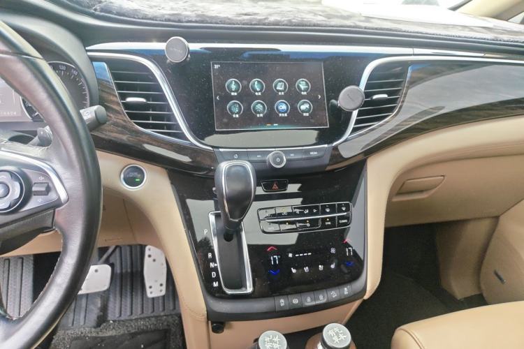 Used Buick GL8 2017 ES 28T Flagship Model China V Standard Audio And AC Panel