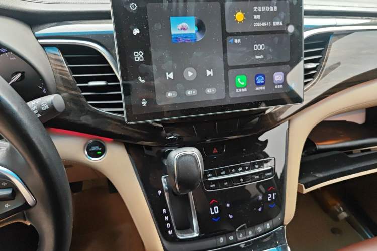 Used Buick GL8 2017 ES 28T Luxury Model China V Standard Audio And AC Panel