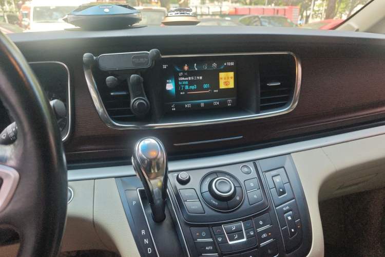 Used Buick GL8 2017 25S Luxury Version China V Standard Audio And AC Panel