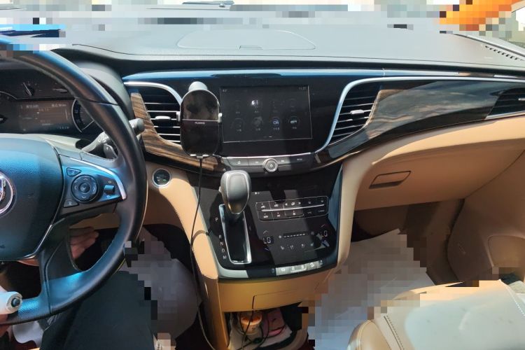 Used Buick GL8 2017 ES 28T Flagship Model China V Standard Audio And AC Panel