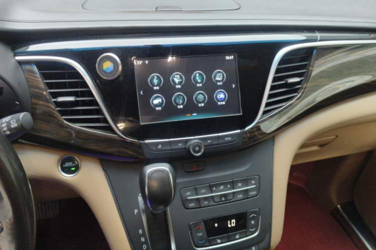 Used Buick GL8 2017 ES 28T Premium Version China V Standard Audio And AC Panel