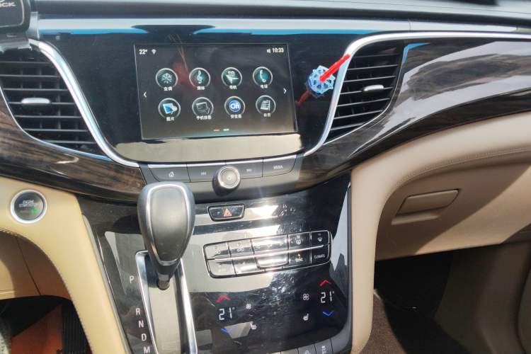 Used Buick GL8 2017 ES 28T Luxury Model China V Standard Audio And AC Panel