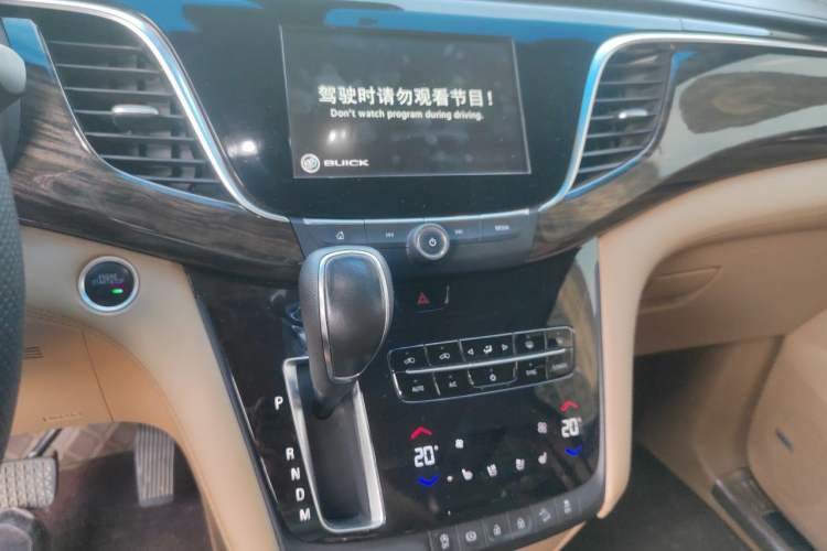 Used Buick GL8 2017 ES 28T Flagship Model China V Standard Audio And AC Panel