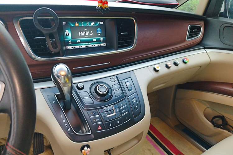 Used Buick GL8 2017 25S Luxury Version China V Standard Audio And AC Panel
