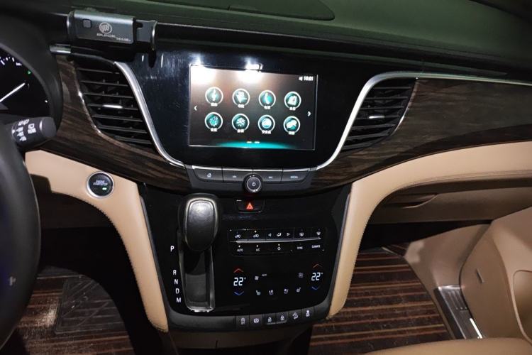 Used Buick GL8 2017 ES 28T Flagship Model China V Standard Audio And AC Panel