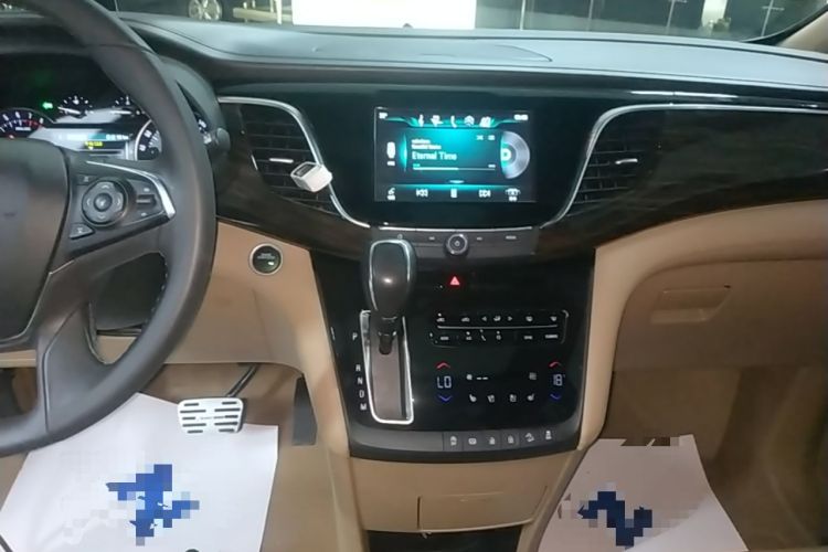 Used Buick GL8 2017 ES 28T Flagship Model China V Standard Audio And AC Panel