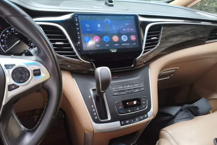 Used Buick GL8 2017 ES 28T Premium Version China V Standard Audio And AC Panel