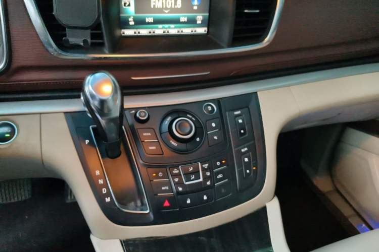 Used Buick GL8 2017 25S Prestige Version China V Standard Audio And AC Panel
