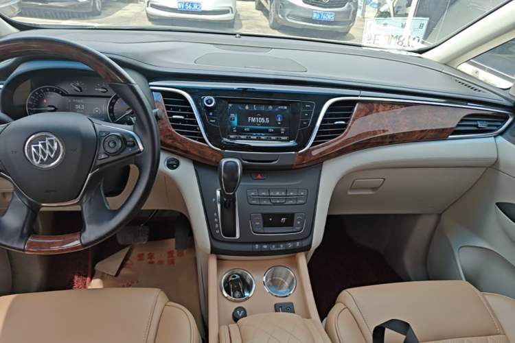 Used Buick GL8 2017 ES 28T Comfort Model China V Standard Audio And AC Panel