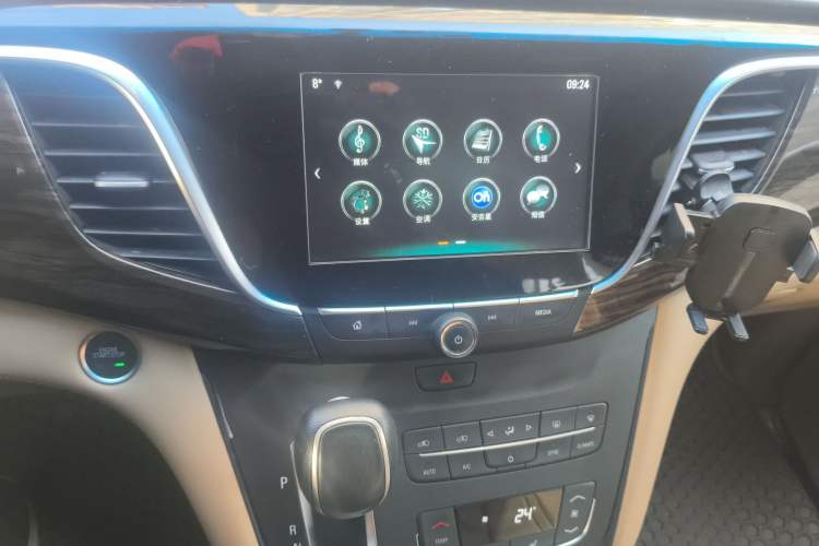 Used Buick GL8 2017 ES 28T Premium Version China V Standard Audio And AC Panel