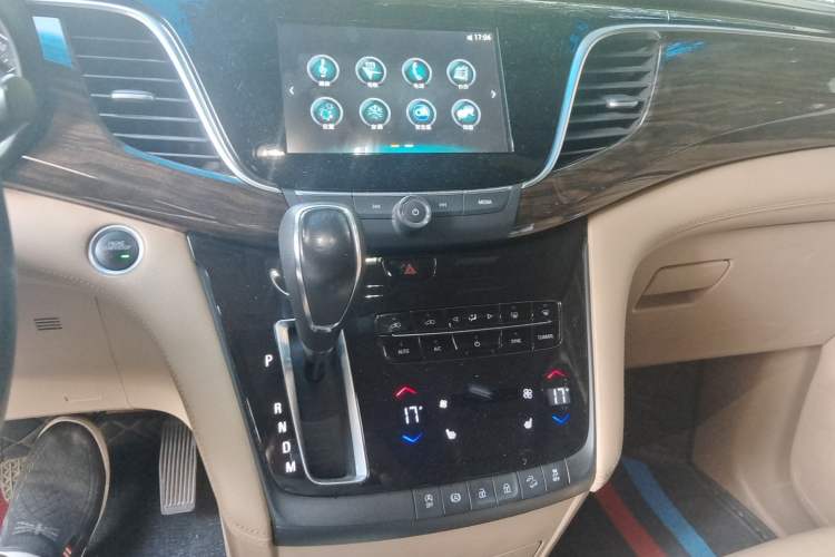 Used Buick GL8 2017 ES 28T Luxury Model China V Standard Audio And AC Panel