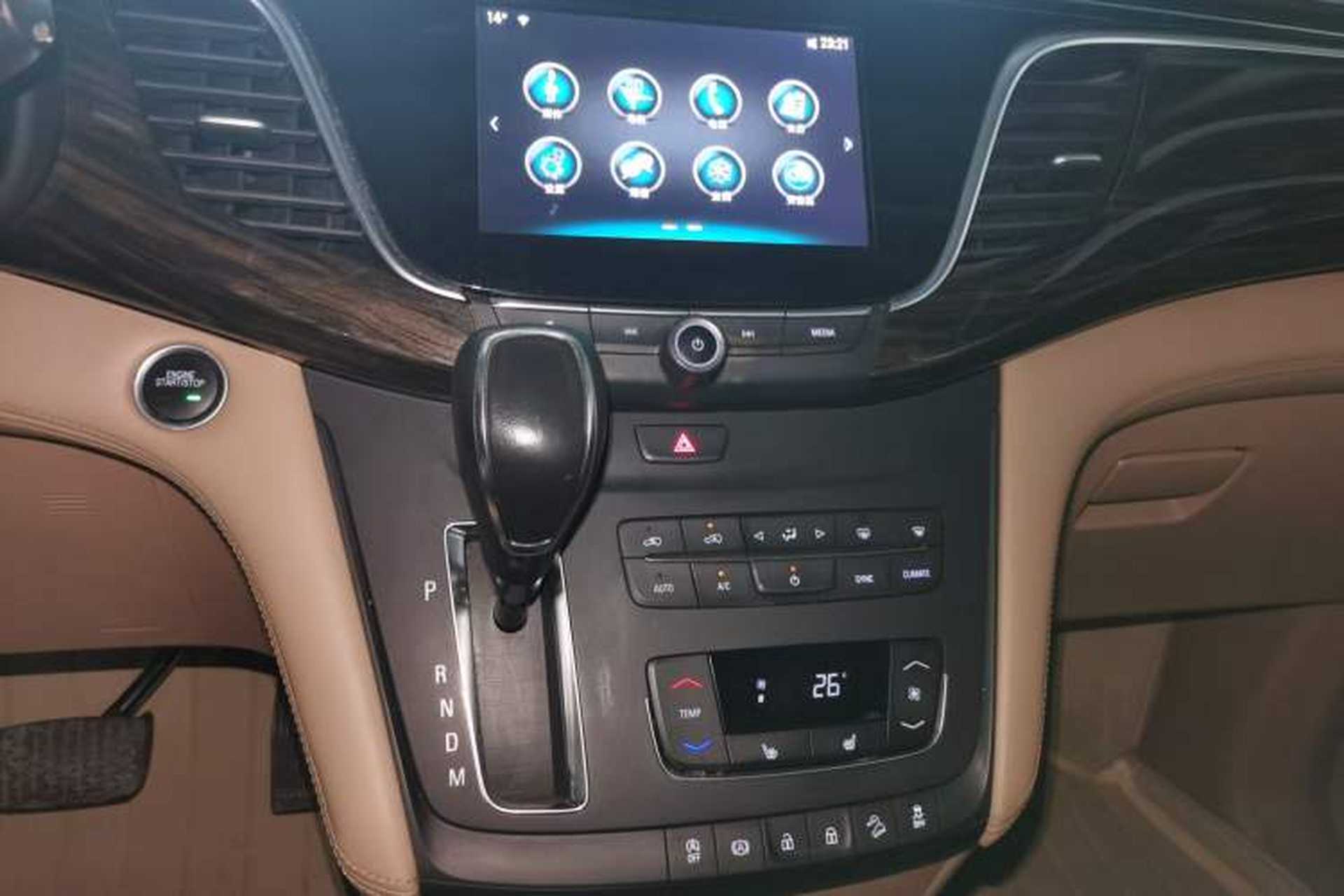 Used Buick GL8 2017 ES 28T Premium Version China V Standard Audio And AC Panel