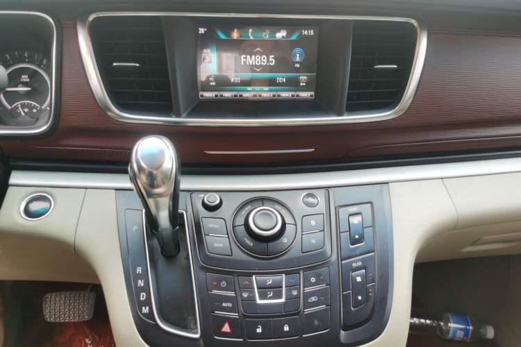 Used Buick GL8 2017 25S Luxury Version China V Standard Audio And AC Panel