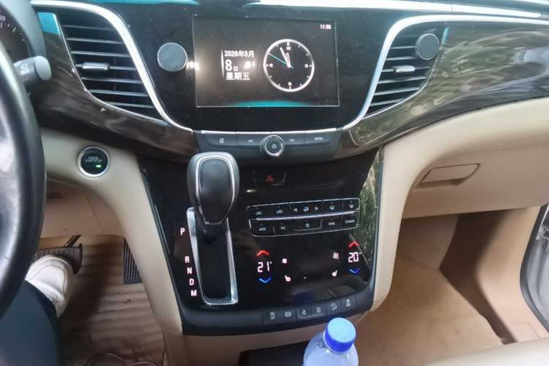 Used Buick GL8 2017 ES 28T Luxury Model China V Standard Audio And AC Panel