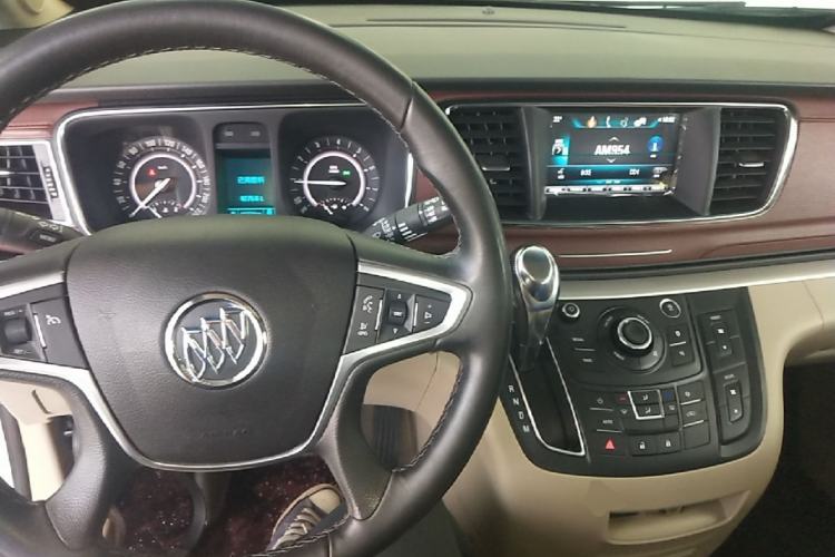 Used Buick GL8 2017 25S Luxury Version China V Standard Center Console