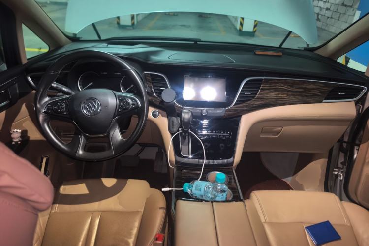 Used Buick GL8 2017 ES 28T Flagship Model China V Standard Center Console