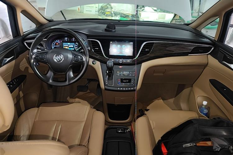 Used Buick GL8 2017 ES 28T Premium Version China V Standard Center Console