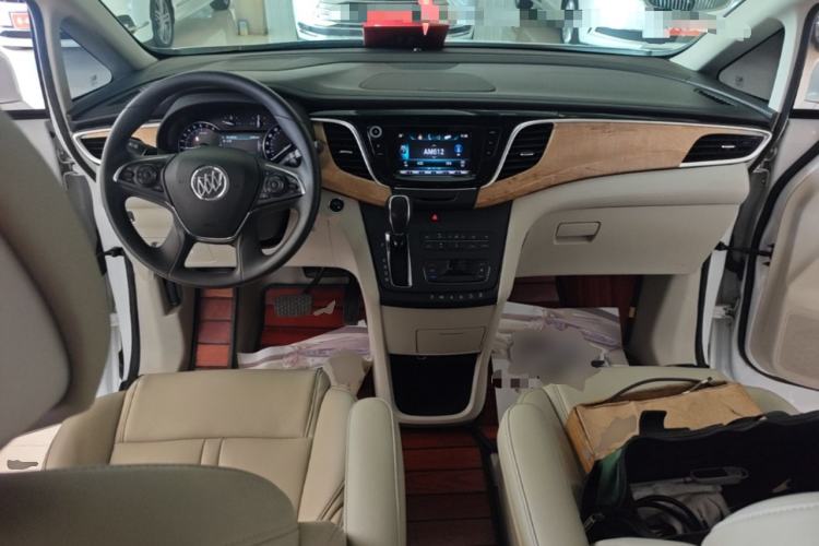 Used Buick GL8 2017 ES 28T Comfort Model China V Standard Center Console